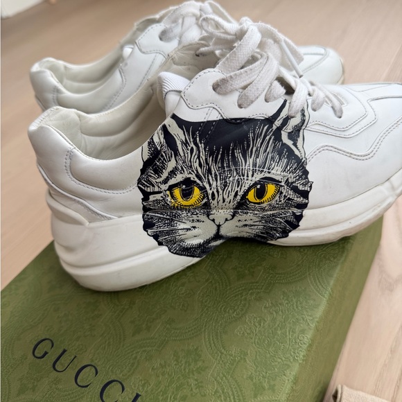 Authentic Gucci Rhyton Leather Sneakers – Limited Edition Cat Motif - Picture 2 of 10